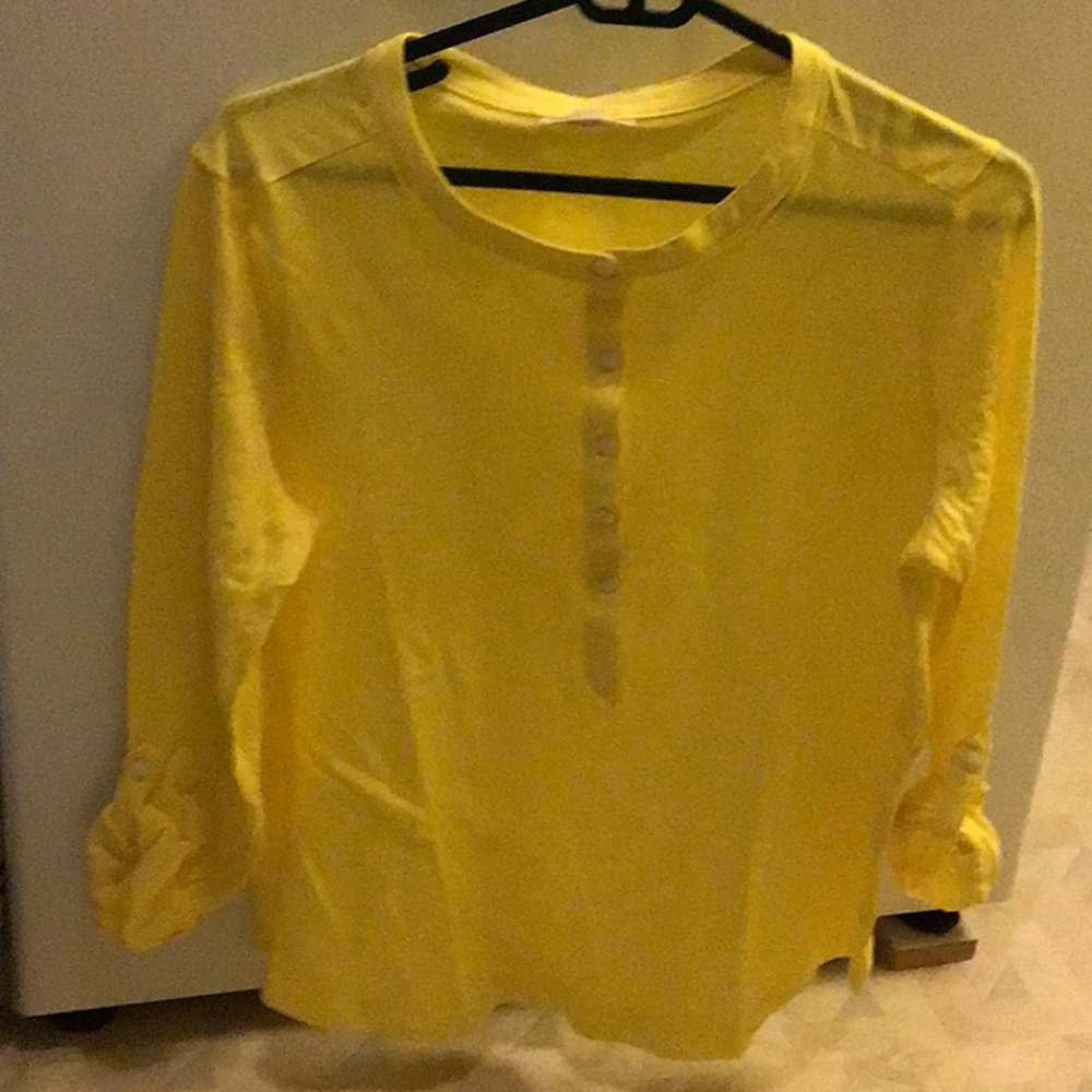 Style & Co. long sleeve or roll up and button to 3/4 sleeve. Size large.
